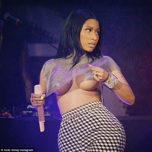 Nicki Minaj flashing